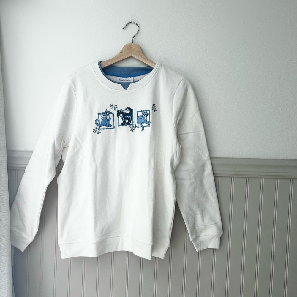 Vintage Breckenridge White Blue Medium Crewneck Cat Embroidered Sweatshirt